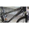 Image 2 : Miele Suntour 262 Mountain Bike 18 Speed 26'' Tires - Like New 