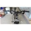 Image 3 : Miele Suntour 262 Mountain Bike 18 Speed 26'' Tires - Like New 
