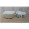 Image 3 : Corningware Casserole Dish, Vintage Sifter, Mixing Bowls & More 