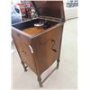 Image 7 : Victor Cabinet Gramophone with Extra Needles