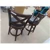 Image 6 : 2 Swivel Matching Stools 