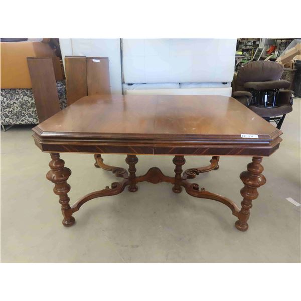 Dining Room Table 31'' x 58'' x 44'' , 3 Leafs 12'' Each , Total Size 31'' x 94'' 