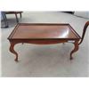 Image 2 : Vintage Walnut Coffee Table 17'' x 35'' x 18'' & End Table 25'' x 25'' x 18'' 