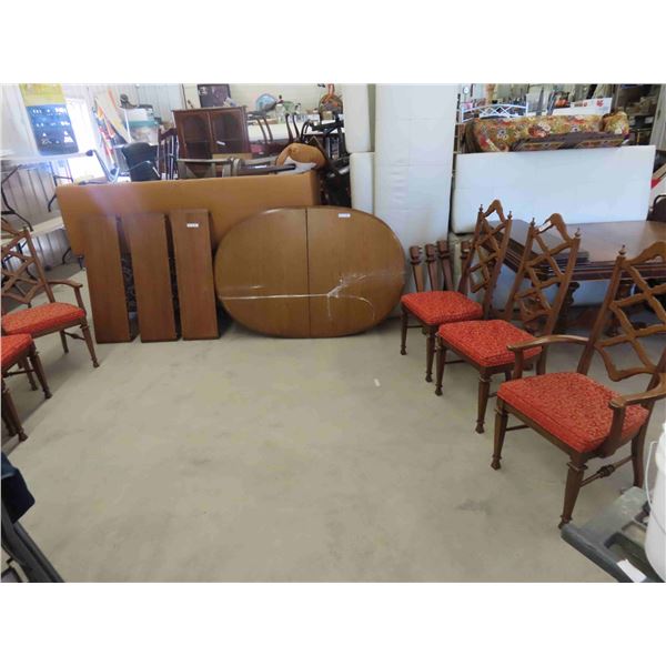 Oak Table 30'' x 42'' x 62'' , 3 Leafs 12'' Each - Total Size 30'' x 42'' x 98'' &
