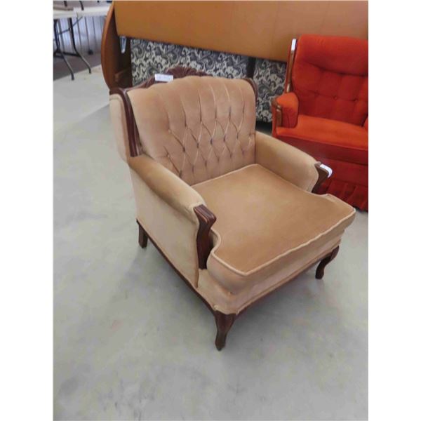 Living Room Button Back Chair 
