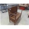 Image 2 : Mission Oak Hall Bench with Hinged Top for Storage 37'' Wide 