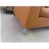 Image 5 : Leather/Leather-Style Couch