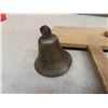 Image 4 : Single Tree, 2 Pairs of Wool Carders, Brass Open End Bell, Fruit 