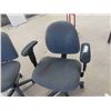 Image 3 : 2 Office Chairs Swivel and Adjustable 