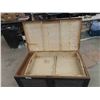 Image 5 : Immigrant Trunk with Tray 25'' x 42 1/2'' x 26'' 