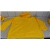 Image 4 : Rainsuits Size XL : 4 Coats, 1 Pant, 1 Bibbed Pant