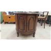 Image 4 : 2 End Tables - 1 Has Glass Top