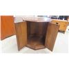 Image 8 : 2 End Tables - 1 Has Glass Top