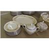 Image 5 : 75+ Pieces of Wedgewood Mimosa 