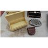Image 5 : Vintage Cameras, Canon, Radio, Bulova Watch, Worlds Fair & More 