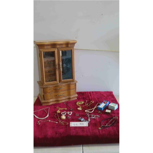 Jewelry Box and Fashion Jewelry : Brooches, Necklaces & More 
