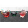 Image 10 : 2 Thick Chalet Glass Ashtrays, 1 Blue Chalet Leaf Candy Dish, 3 Glass Birds