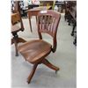 Image 3 : 2 Oak Swivel Office Chairs 