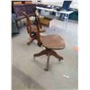 Image 8 : 2 Oak Swivel Office Chairs 