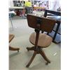 Image 9 : 2 Oak Swivel Office Chairs 