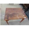 Image 3 : Wood Table 27'' x 32'' x 24'' 