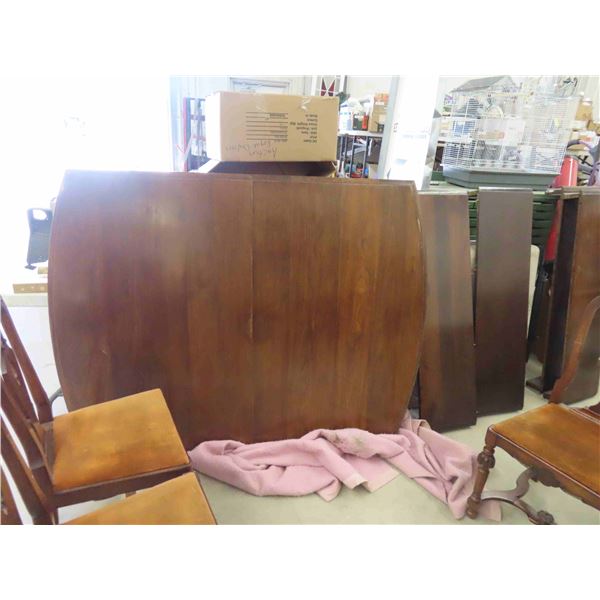 Walnut Dining Room Table 30'' x 51'' x 64'' , (4) Leaves Each 13 1/2''