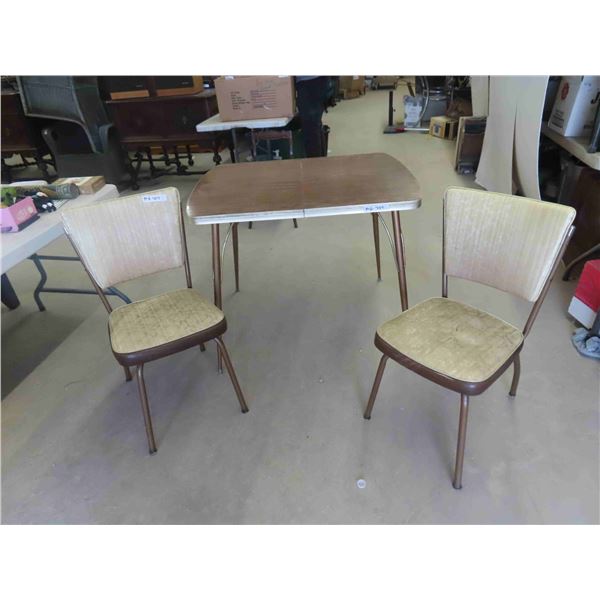 Retro Table 30'' x 37'' x 30'' , 2 Chairs 