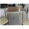 Image 2 : Retro Table 30'' x 37'' x 30'' , 2 Chairs 