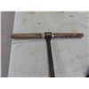Image 7 : 2 Wood Handles , 2 Pry Bars , Manual Auger 