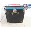 Image 3 : Vintage Trunk 39 3/4'' x 20'' x 20 1/2'' 