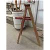 Image 1 : 4ft Wood Step Ladder