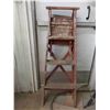 Image 4 : 4ft Wood Step Ladder
