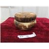 Image 1 : Vintage Indigenous Basket with Lid 4 1/2'' Tall x 6 1/2'' Diameter -Excellent 