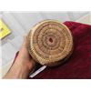 Image 6 : Vintage Indigenous Basket with Lid 4 1/2'' Tall x 6 1/2'' Diameter -Excellent 