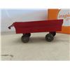 Image 5 : Diecast Metal International Tractor 8 1/2'' x 4 1/2'' x 4 1/2'' with Discer and Hay Wagon 
