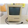 Image 3 : MacIntosh Classic Computer with Keyboard and Mouse 