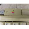 Image 6 : MacIntosh Classic Computer with Keyboard and Mouse 