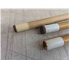 Image 5 : 3 Vintage Billiard Cue Sticks , Balls & Rack 