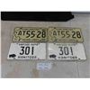 Image 1 : 4 Vintage Manitoba License Plates 