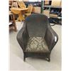 Image 2 : Vintage Wicker Chair 