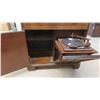 Image 6 : Electrohome Cabinet Radio/Record Player 32'' x 33'' x 17'' 