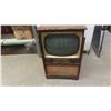 Image 1 : Fairbanks Morse Cabinet TV (Screen) 20'' (Total Size) 36'' x 23 1/2'' x 