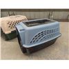 Image 2 : 2 Portable Pet Kennels 14'' x 22'' x 14'' 