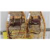 Image 3 : Set of Snowshoes with Straps 11'' x 36'' 