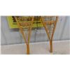 Image 4 : Set of Snowshoes with Straps 11'' x 36'' 