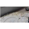 Image 9 : 2 Decorative Ceiling Discs (1) Round 32'' Across (1) 46'' x 70'' 