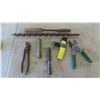 Image 5 : Tools: 3/8'' & 1/2'' Ratchets , Extensions , Screwdrivers , Flashlight , Vintage Soldering 