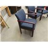 Image 2 : 4 Matching Waiting Room Chairs