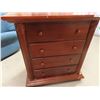 Image 5 : Chestnut 4 Drawer Heritage Dresser 42'' x 39'' x 26'' 