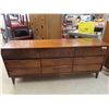 Image 2 : 2 MCM Dressers : 5 Drawer 45'' x 18'' x 34'' & 9 Drawer 31'' x 72'' x 18''